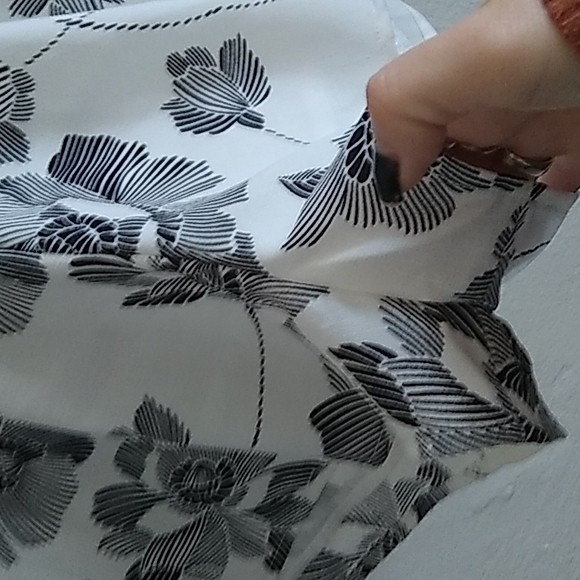 ANGL - Picture 2 of 4